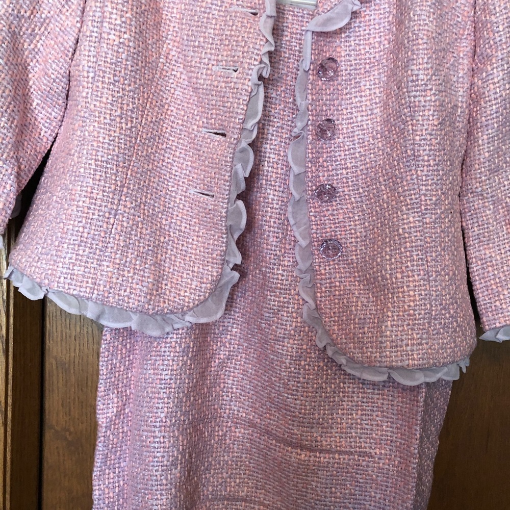 Jacket and skirt suit - Picture 5 of 5